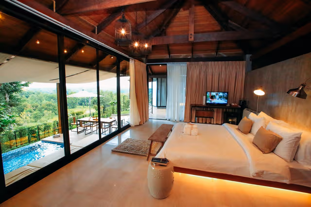 Private Jacuzzi Suite