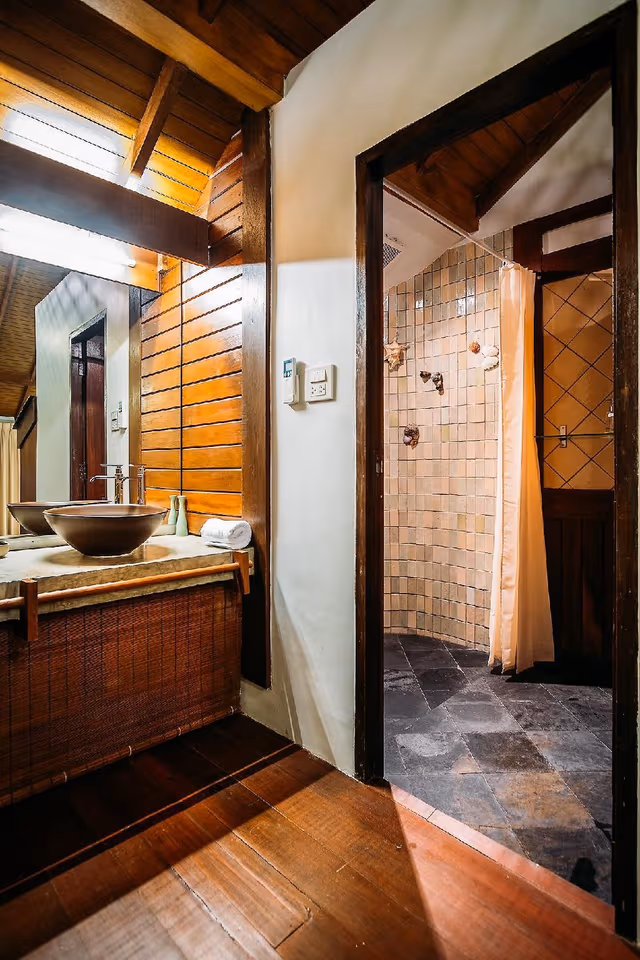Twin - Bedroom