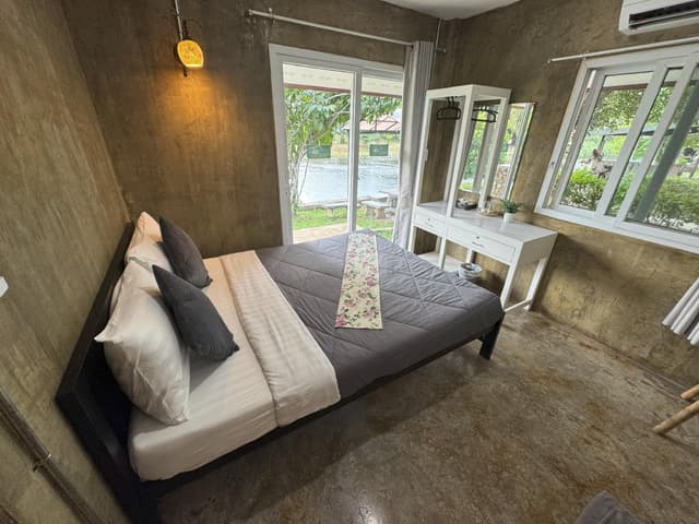 3 Bedroom River View