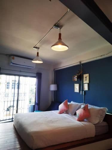 Deluxe King Room with Private Bathroom