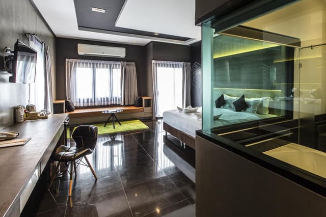 Suite - Non-Smoking