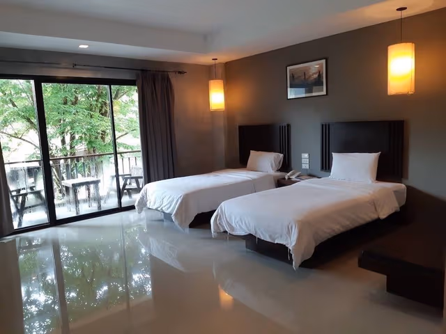 Deluxe Twin Room (Building)