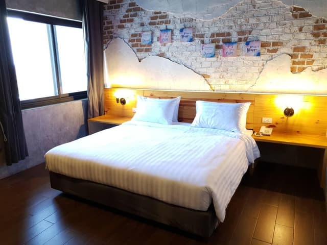 Deluxe Queen Room