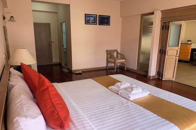 Suite, Bathtub