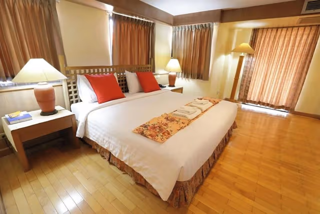 Deluxe Suite, Bathtub