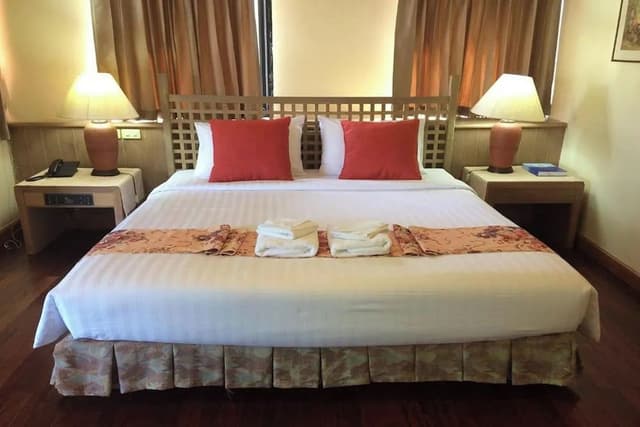 Deluxe Suite, Bathtub