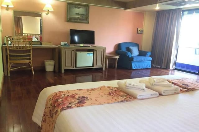 Deluxe Suite, Bathtub