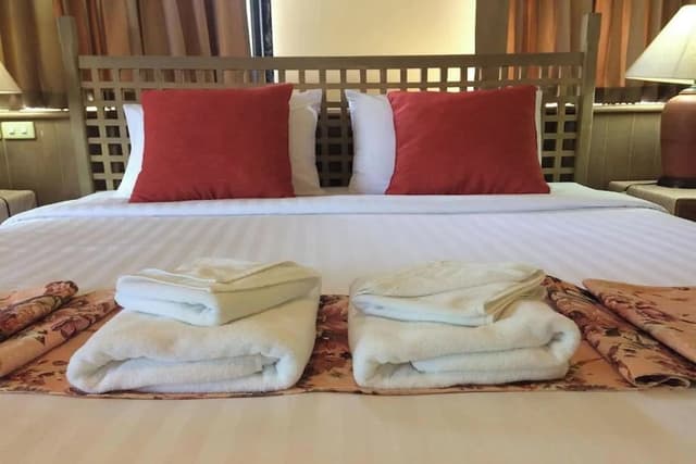 Deluxe Suite, Bathtub