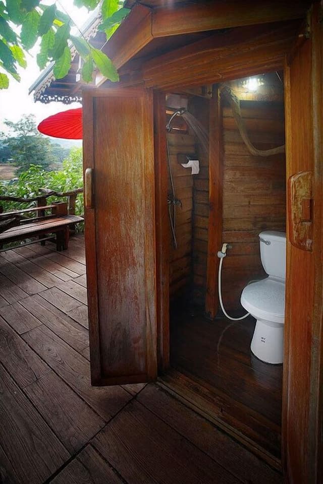 Tree House (Fan, Share bathroom)