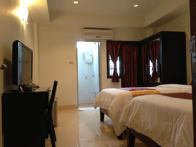 Deluxe Twin Bed