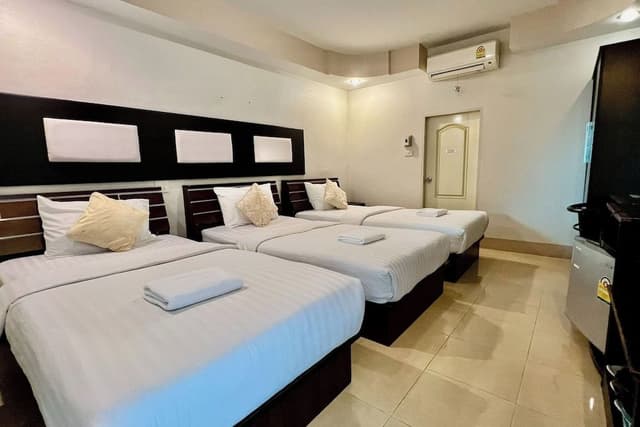 Triple Room