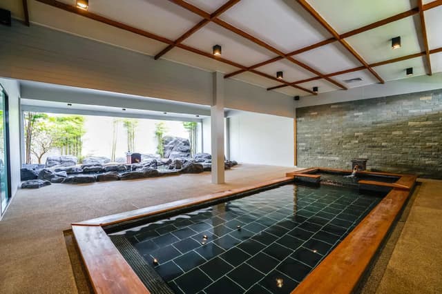 Executive Pool View - Onsen Access Included