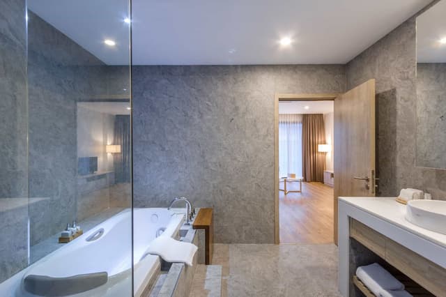 Executive Pool View - Onsen Access Included