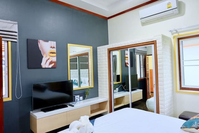 Family Room, 1 Bedroom