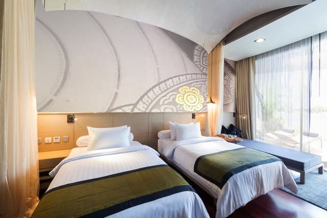 Cabana Suite Pool Access