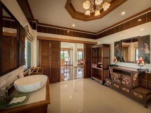 Suite with River View