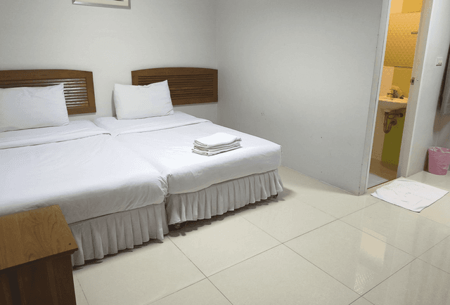 Apartment (Green Building, far from Chaisaeng Palace Building 50 m.)