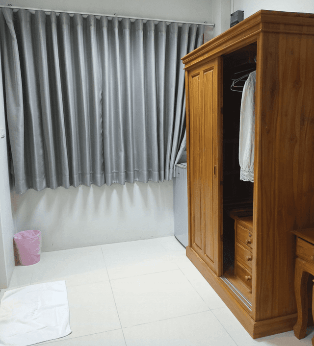 Apartment (Green Building, far from Chaisaeng Palace Building 50 m.)