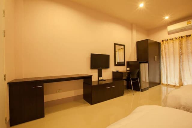 Junior Suite, 1 King Bed, Lanai, Tower