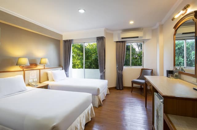 Standard Twin Room