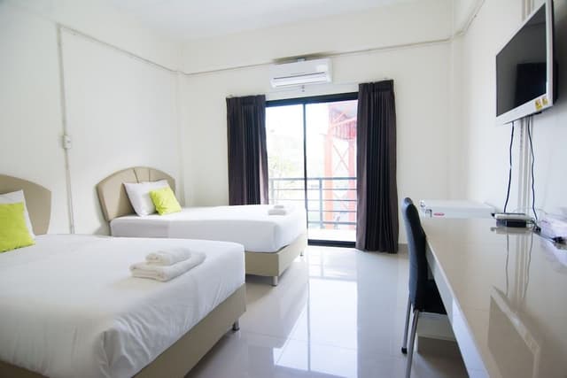 Standard Room 2 Single Beds