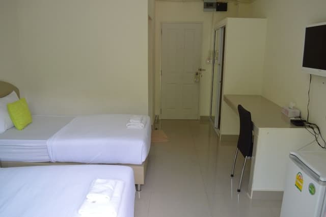 Standard Room 2 Single Beds
