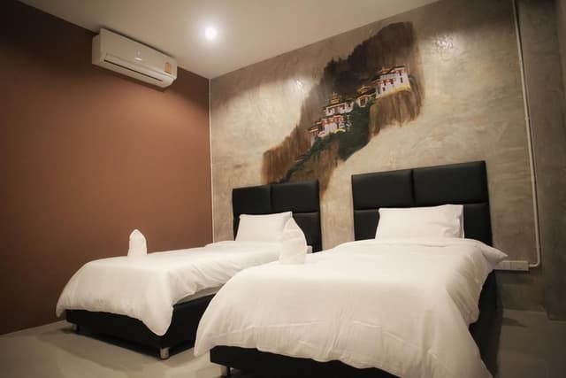 Standard Twin Room