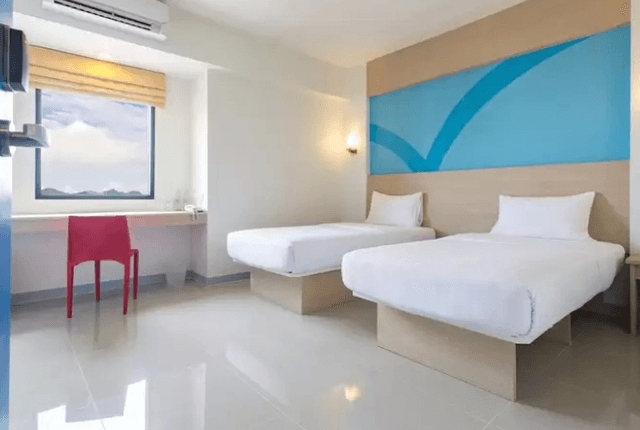 Standard Twin Bed Room