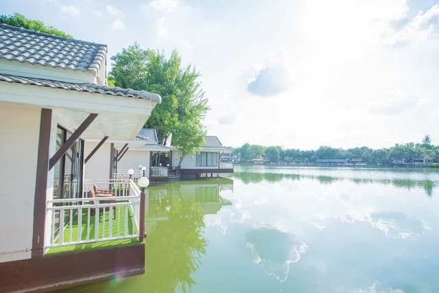 Lakeview Bungalow
