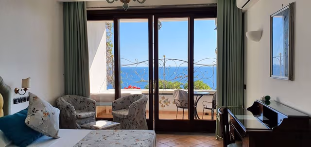 Deluxe Room, 1 Bedroom, Sea View