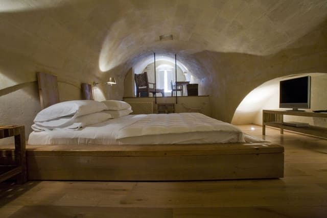 Suite (1004)