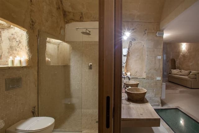 Deluxe Double Room (1005)