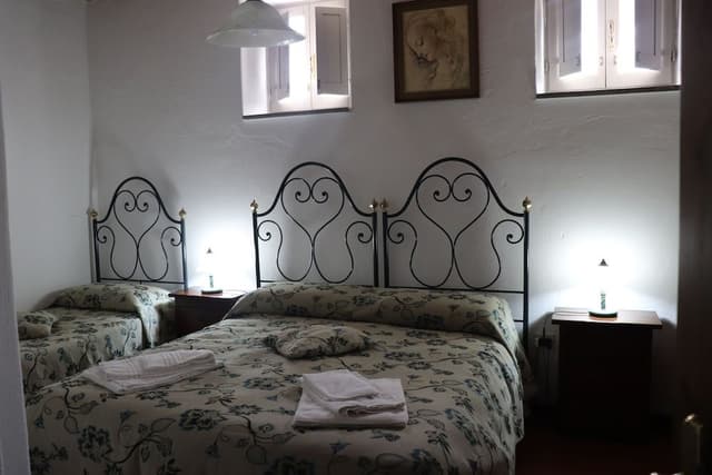 Classic Apartment, 2 Bedrooms, Fireplace, Garden View