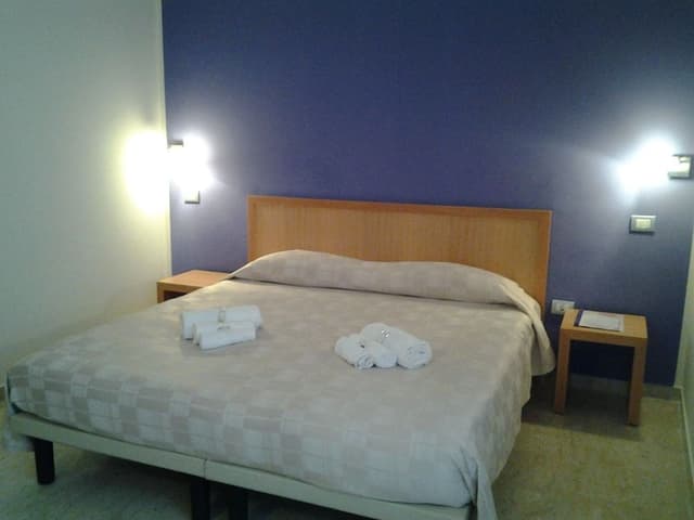 Economy Room