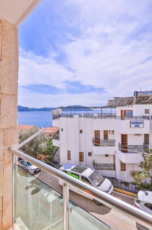 Deluxe Double Room with Side Sea View