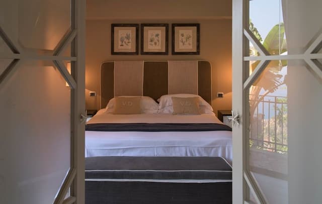 Design Suite, Sea View