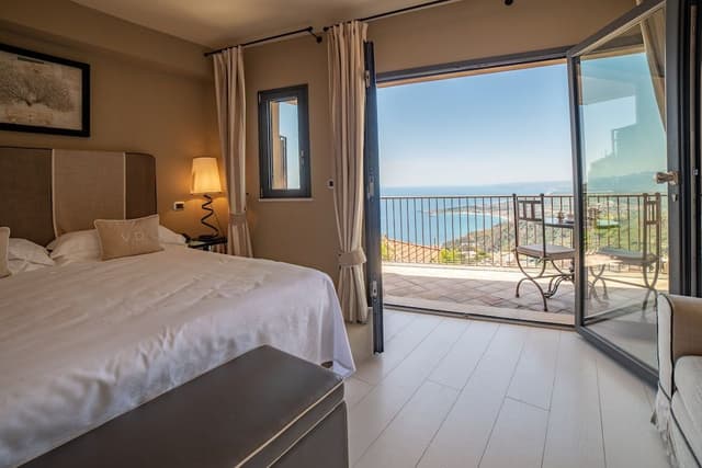Junior Double Room, 1 King Bed, Sea View, Sea Facing