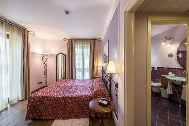Double Room, Partial Lake View