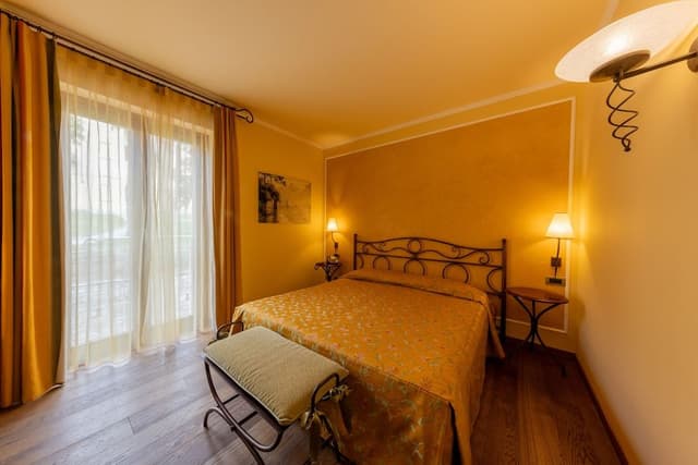 Standard Double Room (Street side)