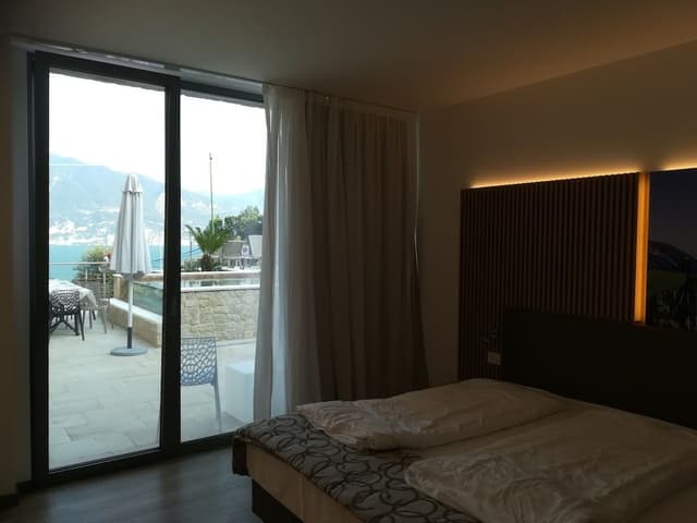 Junior Suite, Poolside