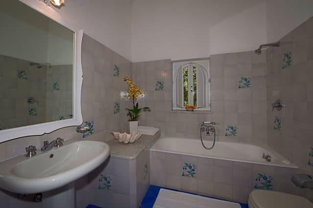 Apartment (Two Bedroom, Sea View)