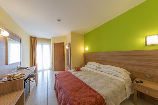 Standard Double or Twin Room, Partial Sea View