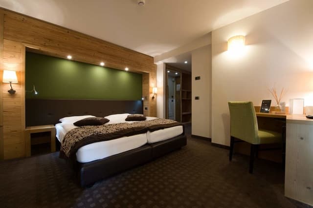 Deluxe Room, Balcony