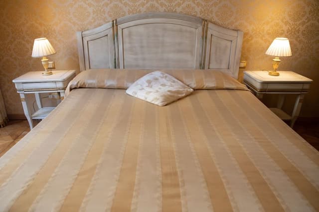 Superior Double Room, Private Bathroom (In Corridoio)