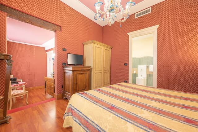 Superior Room (305)