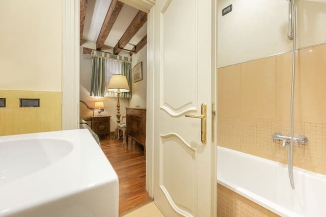Standard Room (101)
