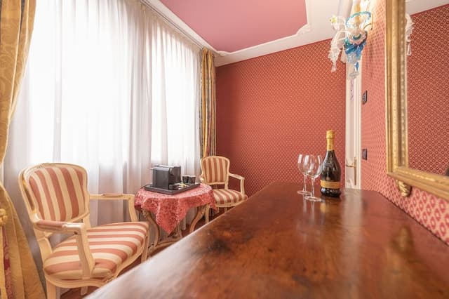 Superior Room (305)