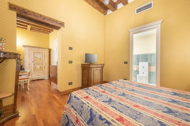 Superior Room (203)