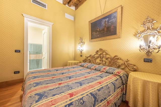 Superior Room (203)