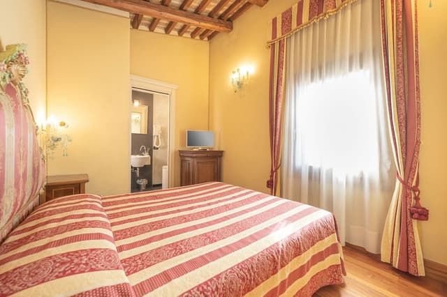 Deluxe Room, Balcony (406)